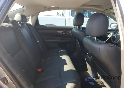 2015 Nissan Altima 2.5 z USA, uszkodzony, nr VIN 1N4AL3AP8FC166188